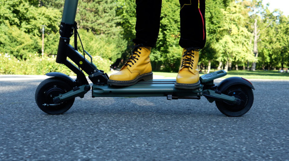 5 tipov, ako správne jazdiť na elektrickej kolobežke